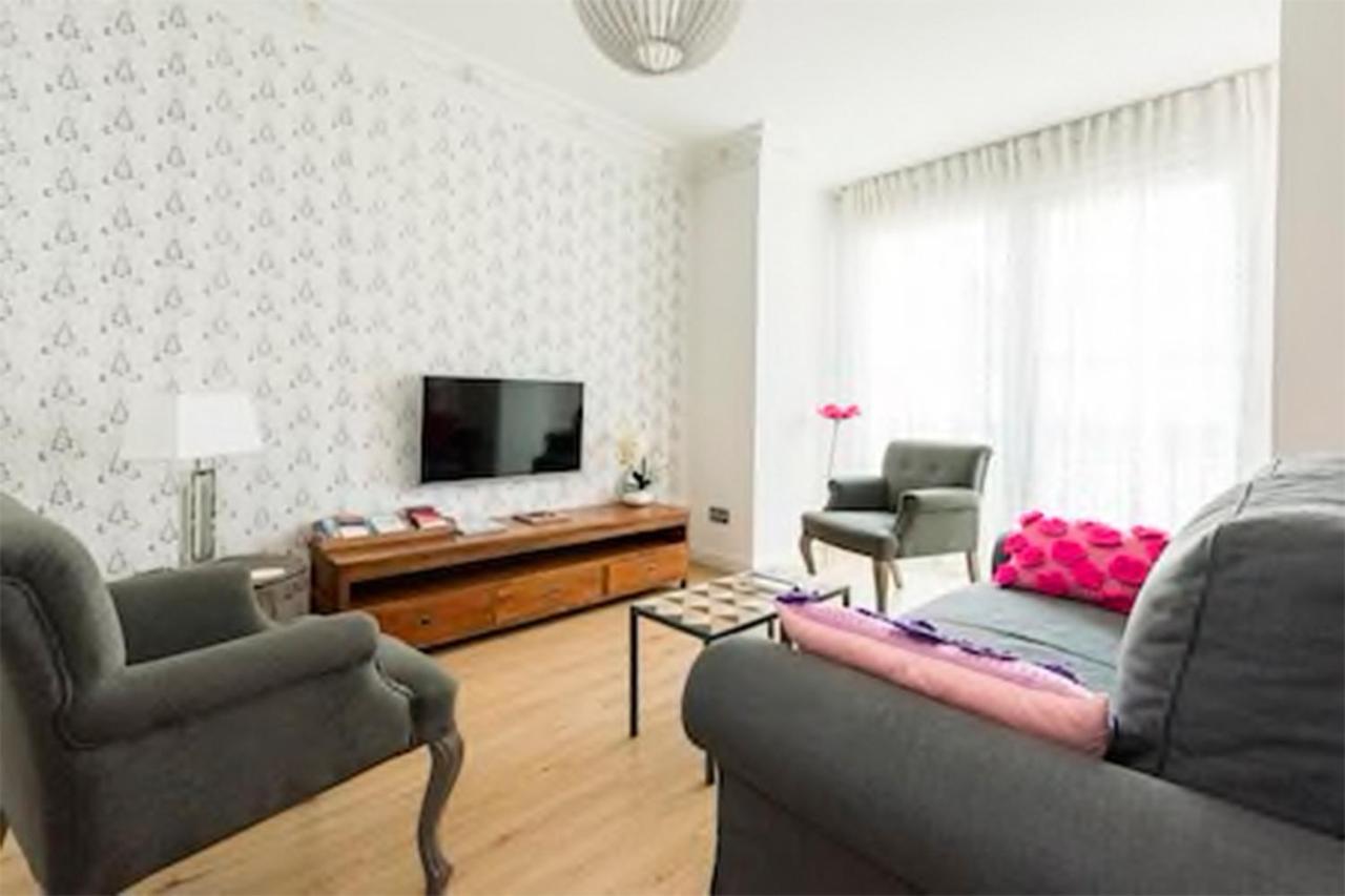 Visitor's Book Apartment Madrid