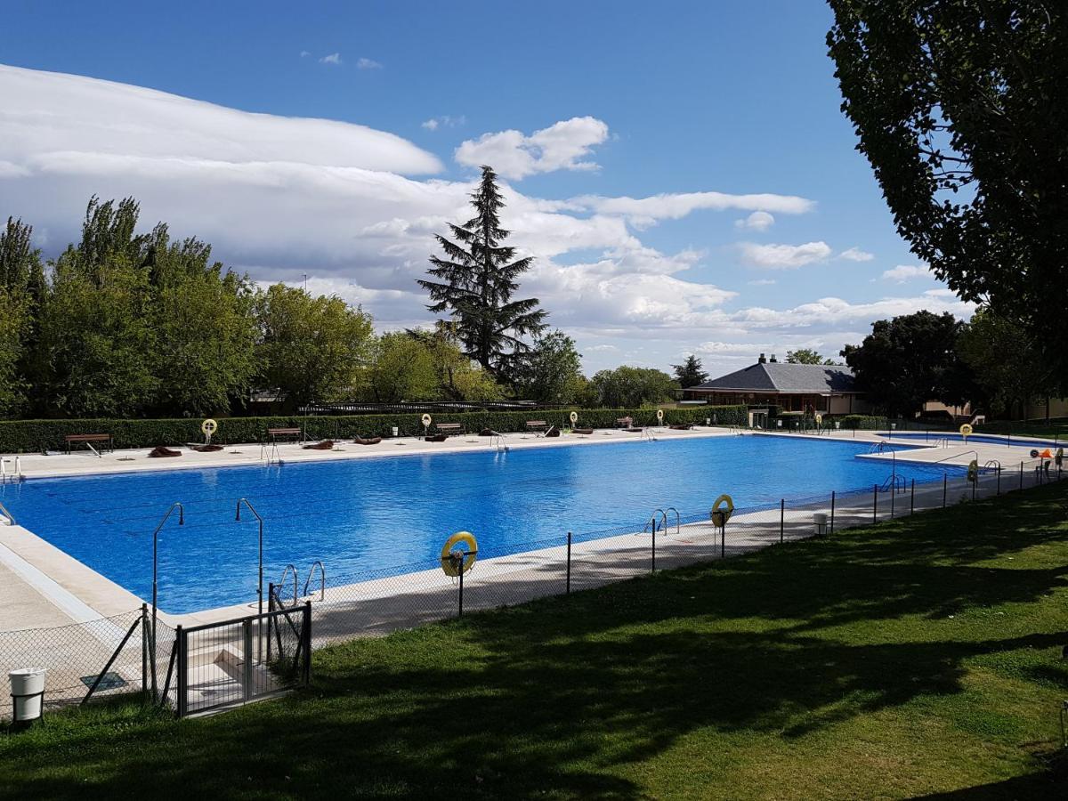 Apartamento Chalet Loft Abantos - 120m2 Más Terraza Y Jardín Independiente