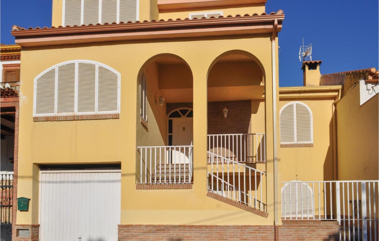Cozy In Olivares With Outdoor Swimming Pool Сasa de vacaciones *