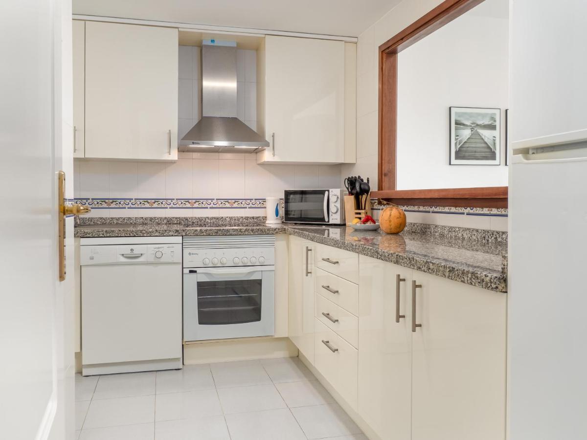 2290-apt With Terrace Sea View And Pools