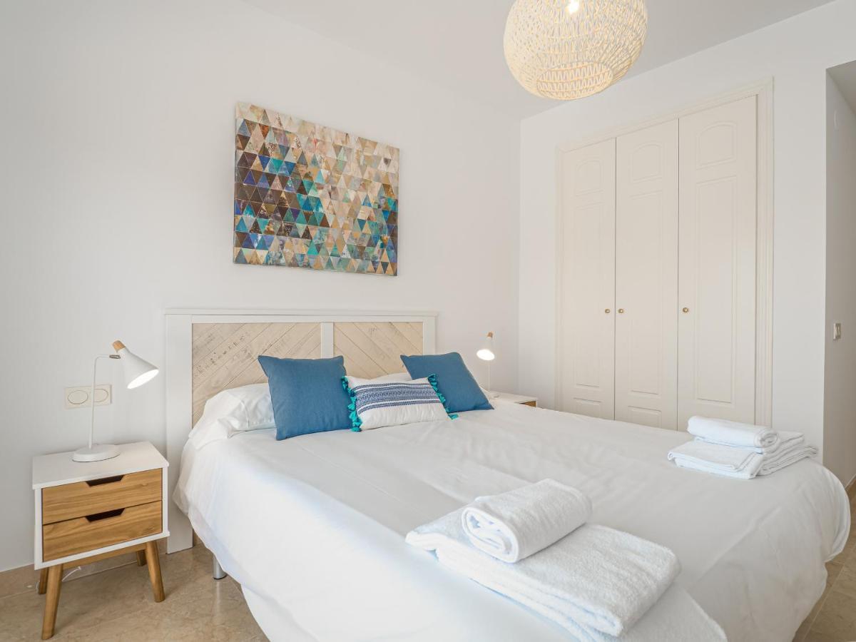 2290-apt With Terrace Sea View And Pools Manilva