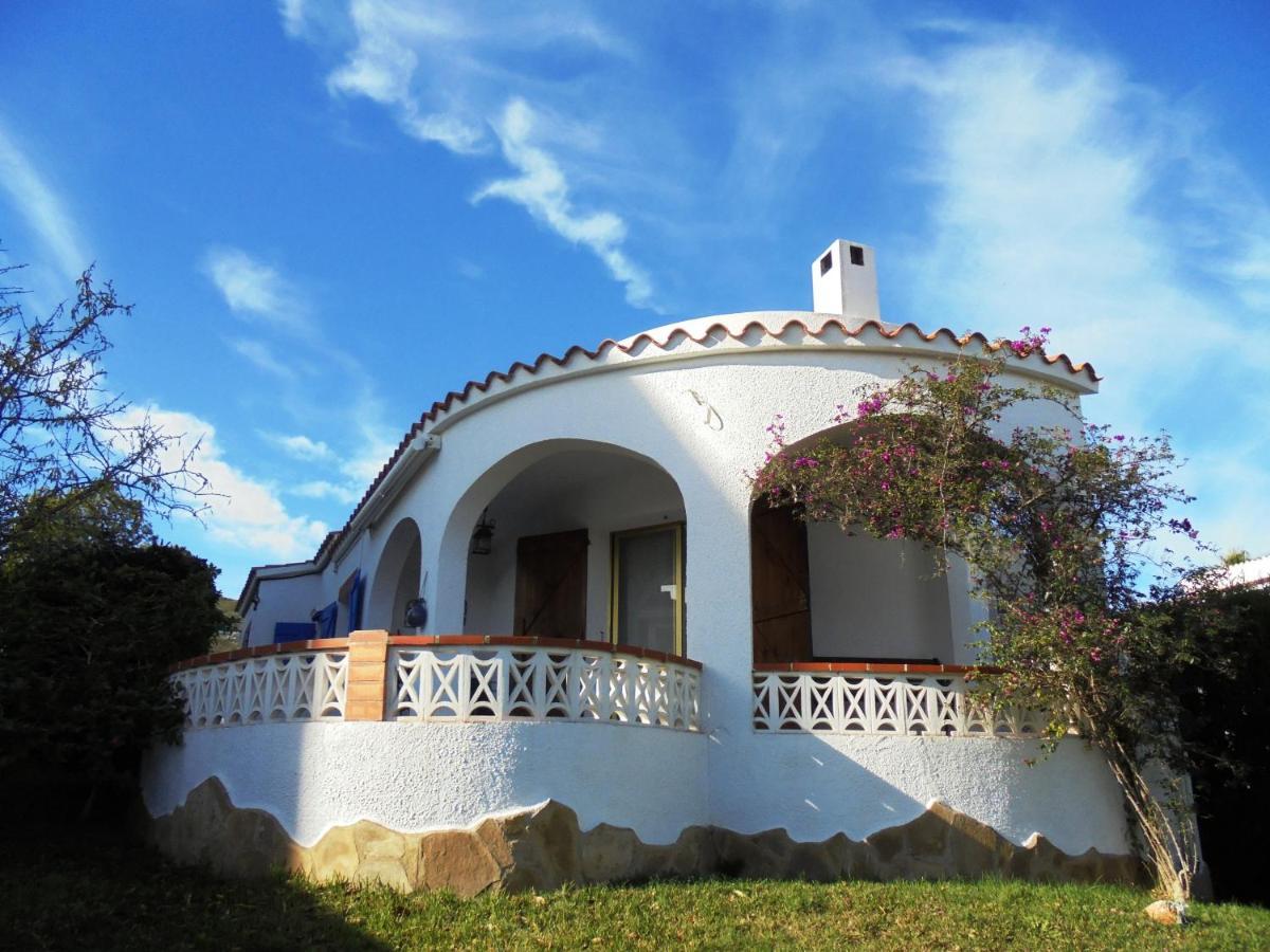 Nova Holidays Lek Chalet *