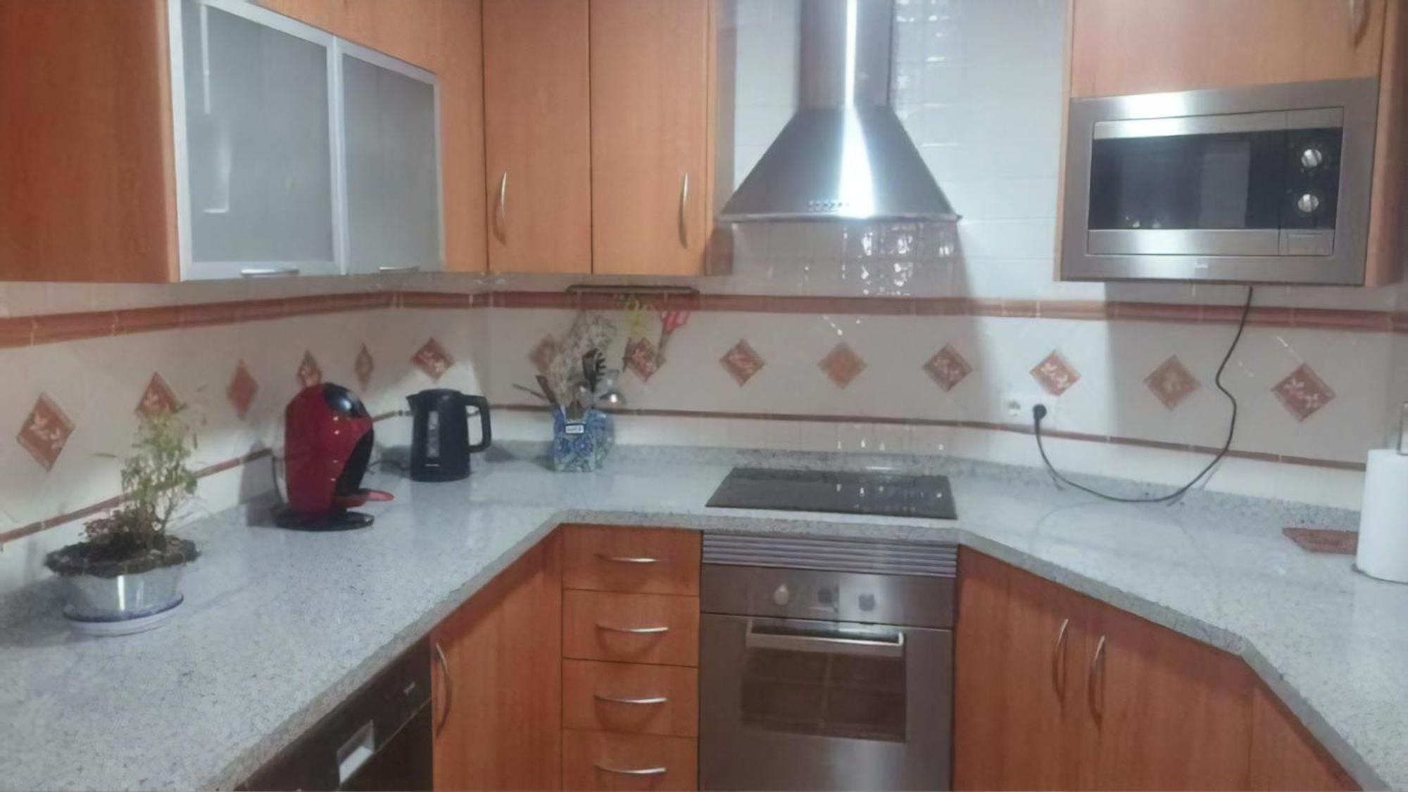 Apartment Center Paseo Apartment: Renovated With Double Garage *
