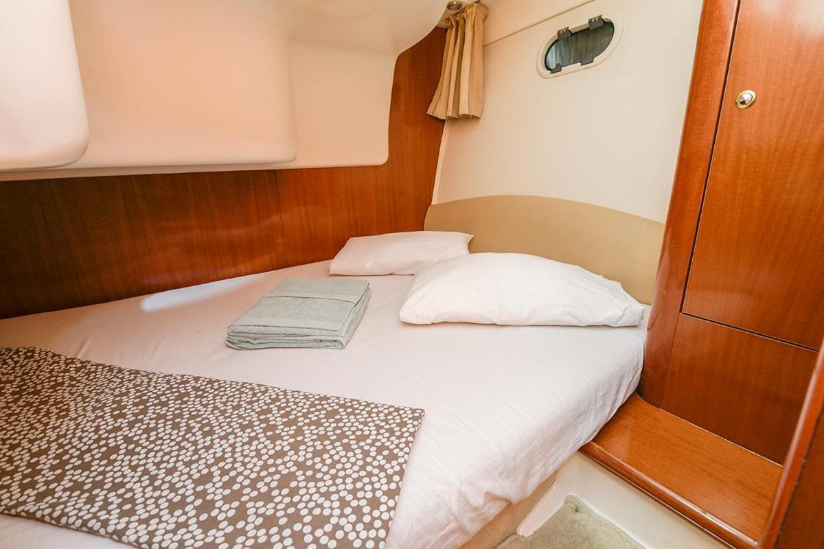 Yate 32 Pies Jeanneau * Sitges