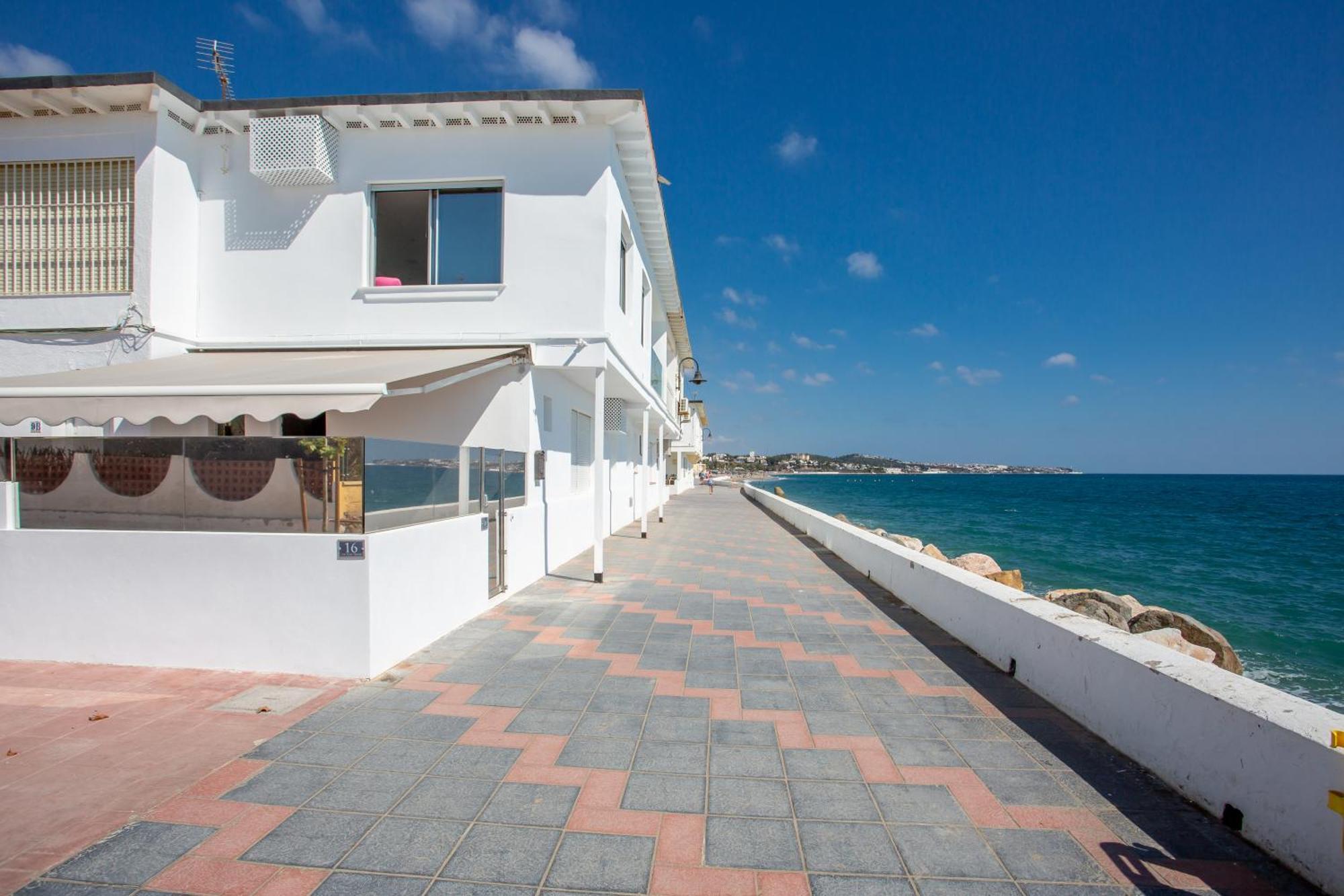 Holiday home Lets In The Sun La Cala Beachside Townhouse *