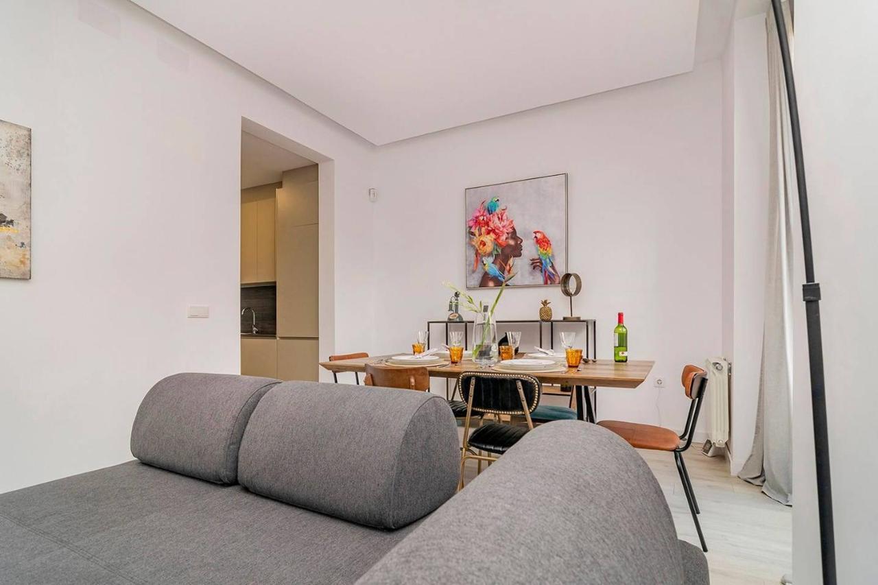 Apartamento With Balconies In La Latina By Batuecas