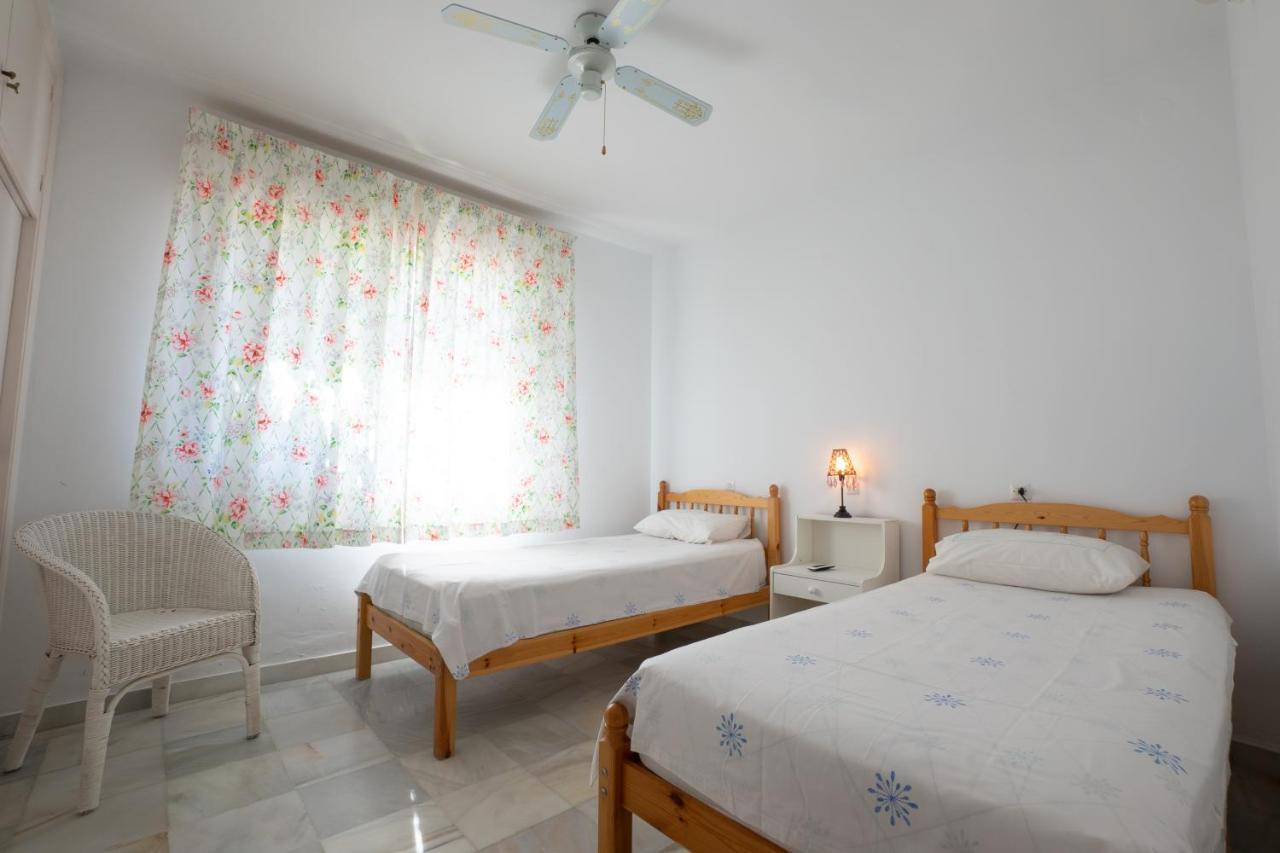Private Heated Pool, Jacuzzi & 1225m2 Garden In Cipreses Villa *
