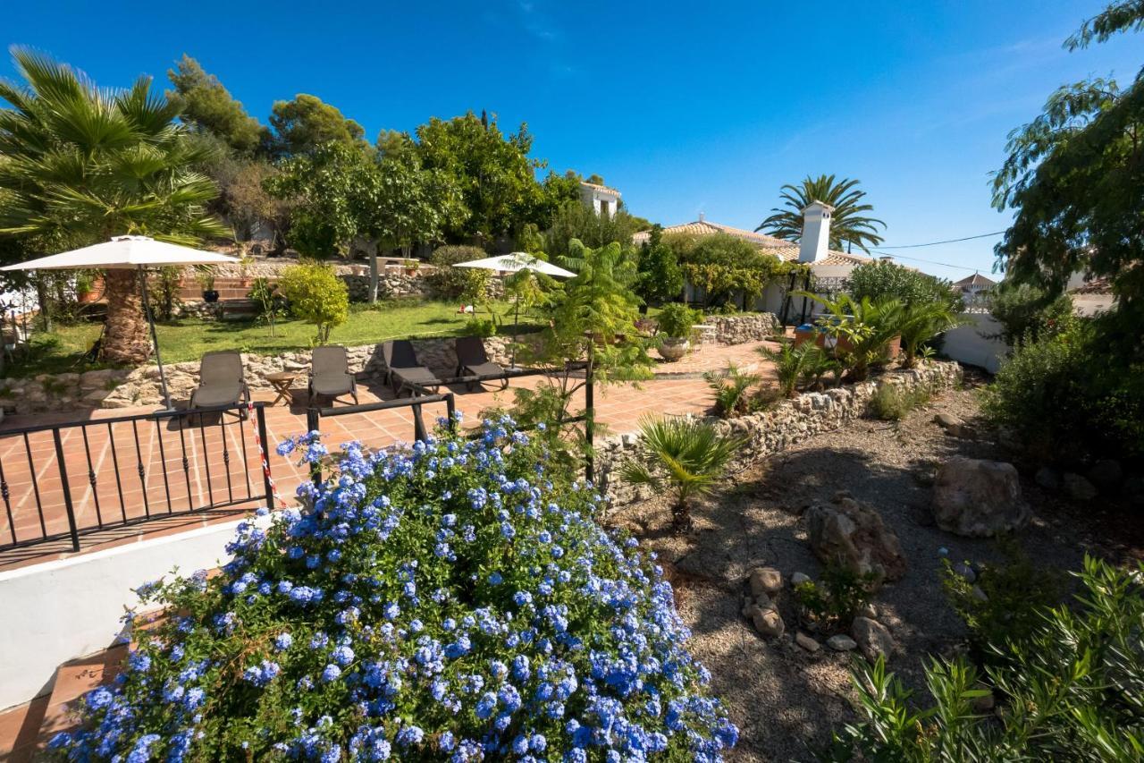 Private Heated Pool, Jacuzzi & 1225m2 Garden In Cipreses Villa *