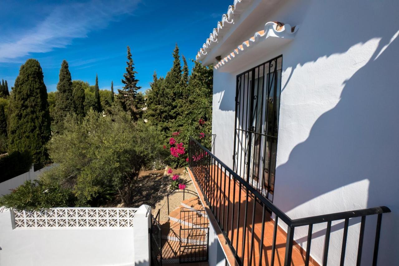 Villa Private Heated Pool, Jacuzzi & 1225m2 Garden In Cipreses Frigiliana