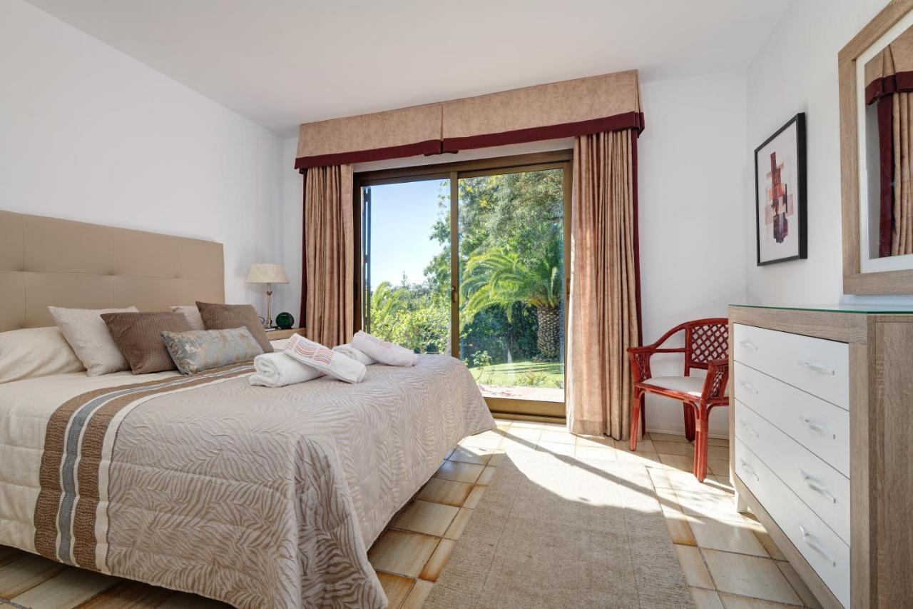 Villa With Private Pool And Garden In Marbella