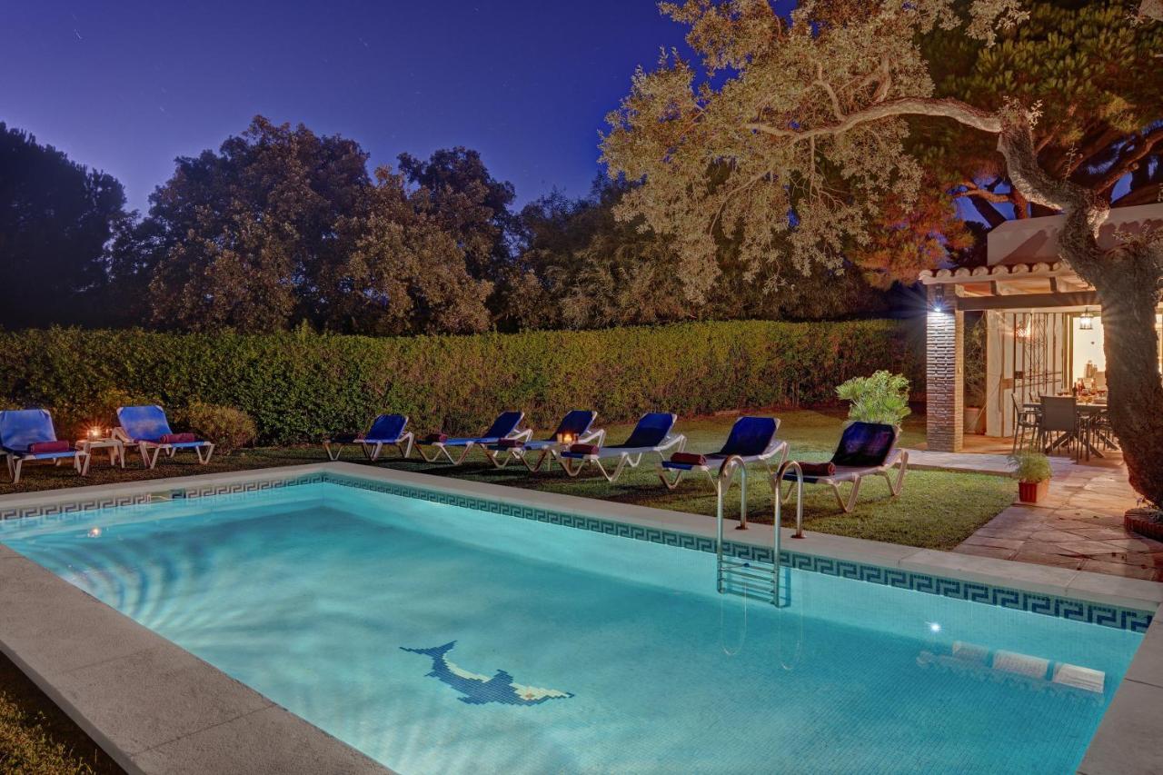 With Private Pool And Garden In *