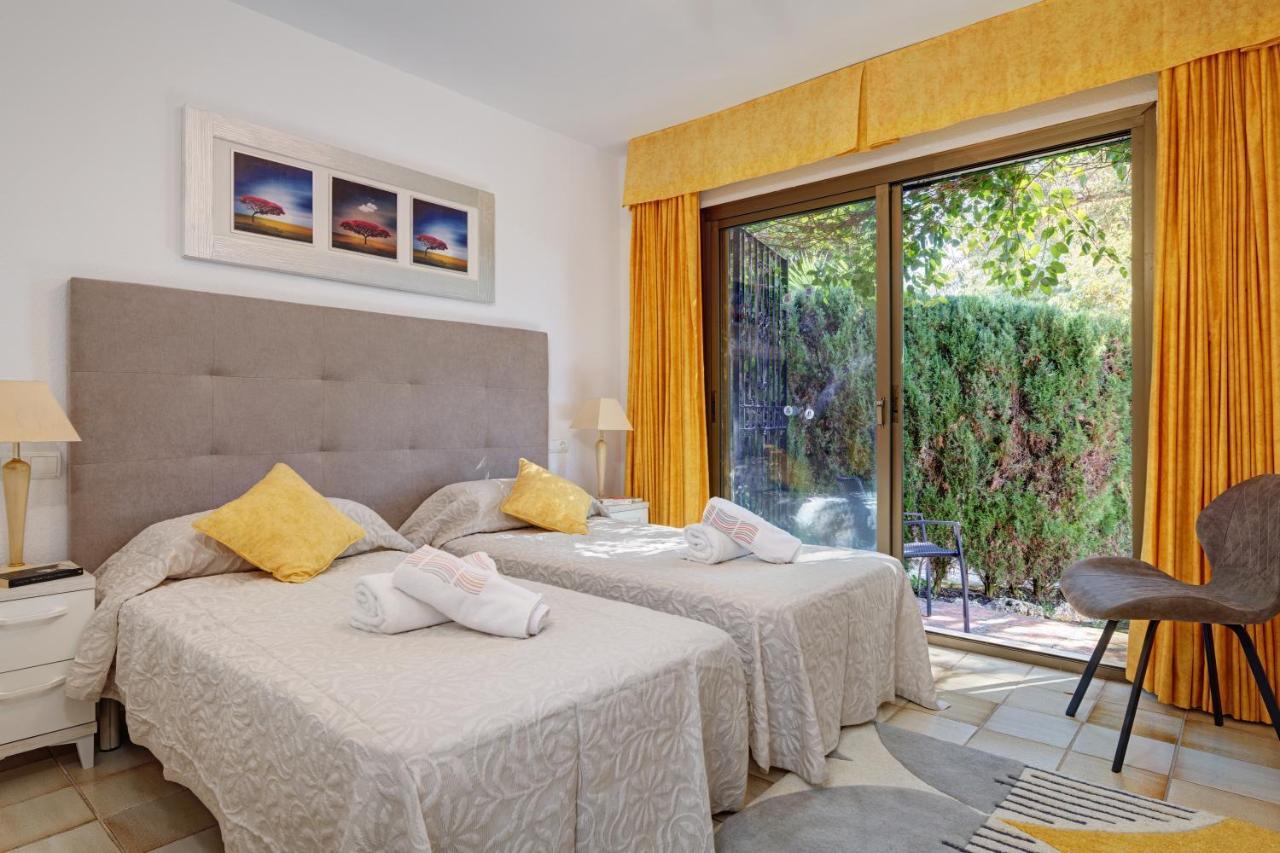 With Private Pool And Garden In Villa Marbella