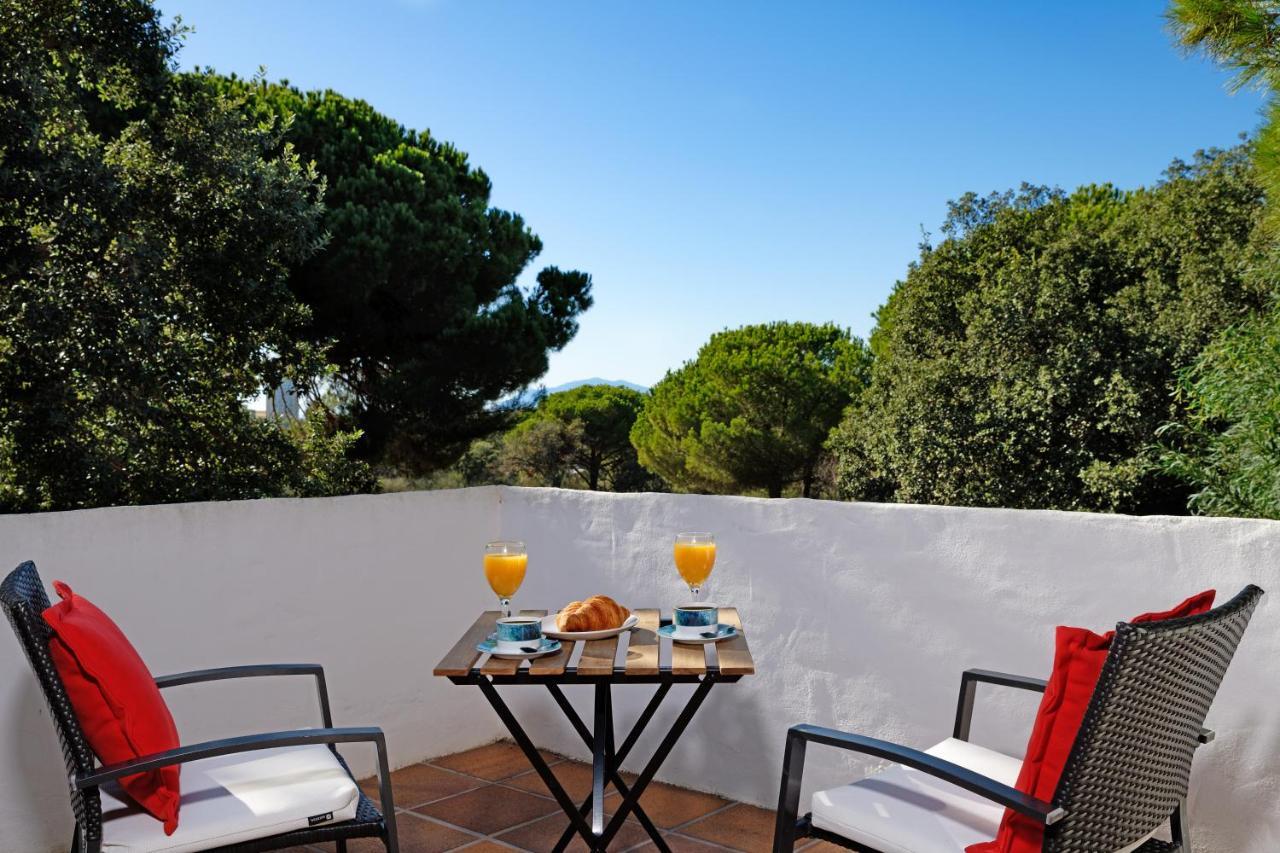 Villa With Private Pool And Garden In Marbella