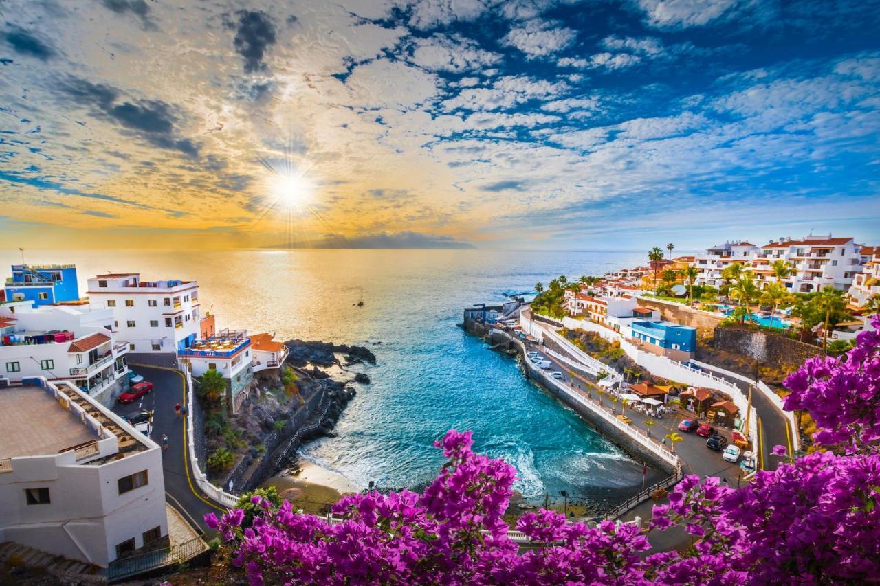 Large Terrace Apt Balcon Los Gigantes by DreamHomesTenerife * Puerto de Santiago (Tenerife)