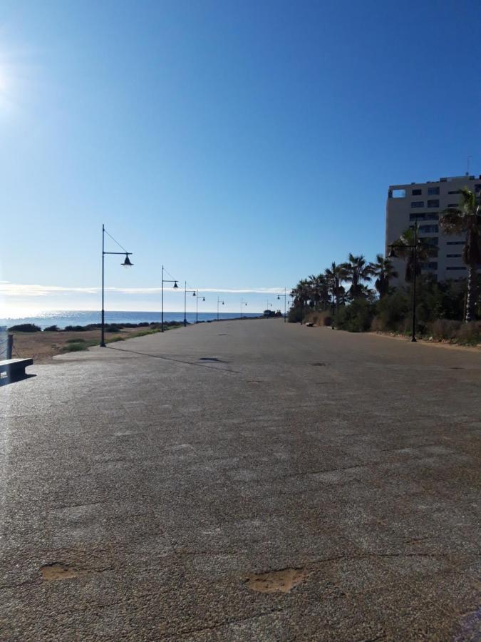Punta Prima Pleasure With Private Parking In A Gated Community Close To The Apartamento Torrevieja