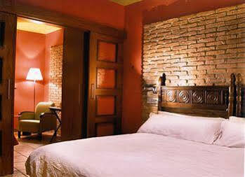 Hotel Ibaiondo 3*