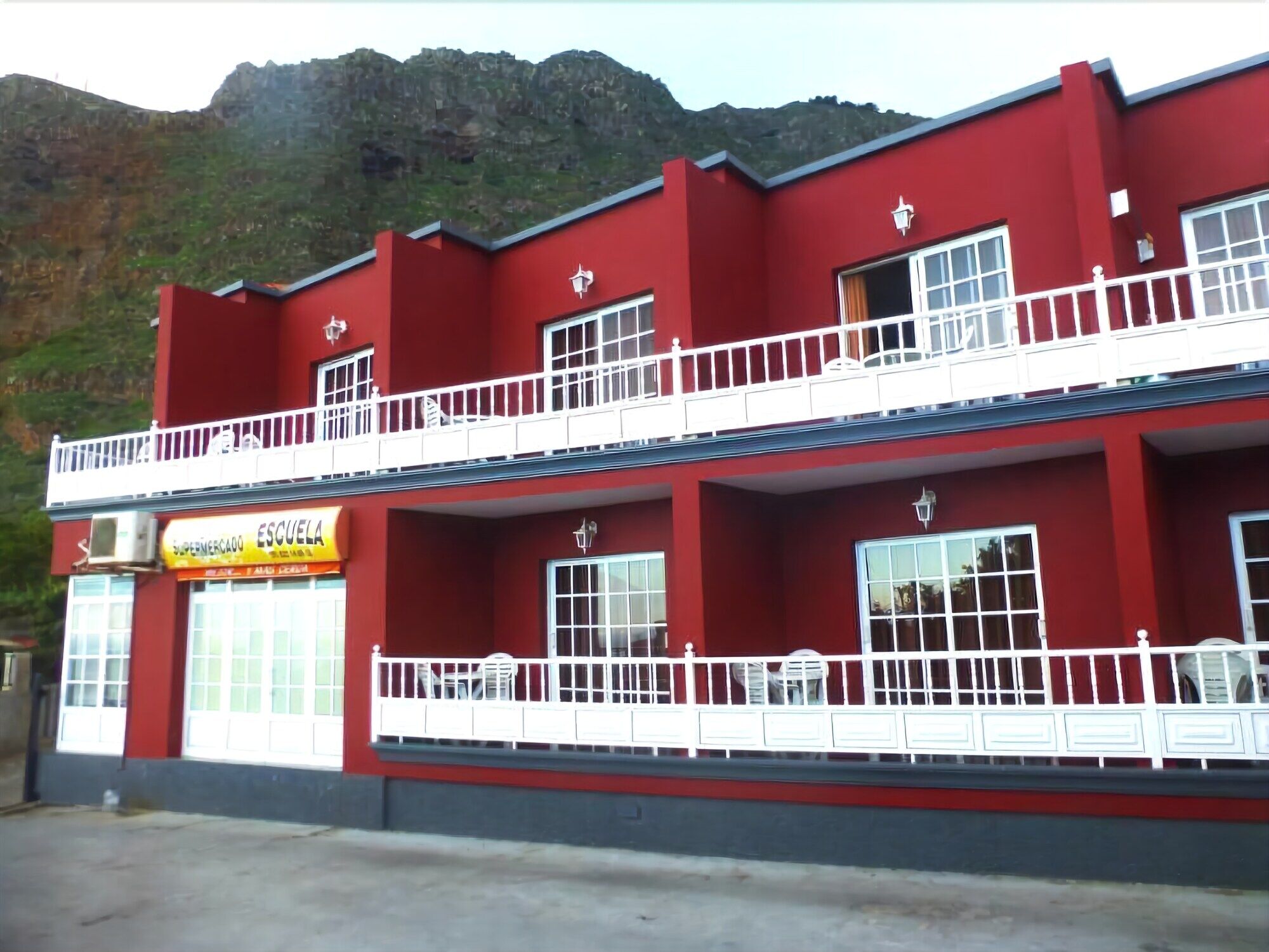 Escuela *
