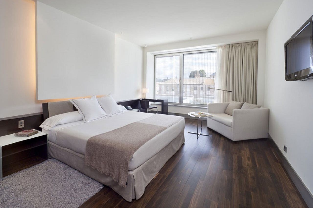 Hotel De 4*