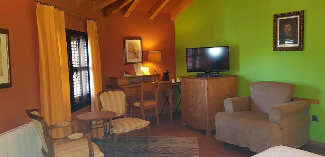 Hotel Sara De Ur