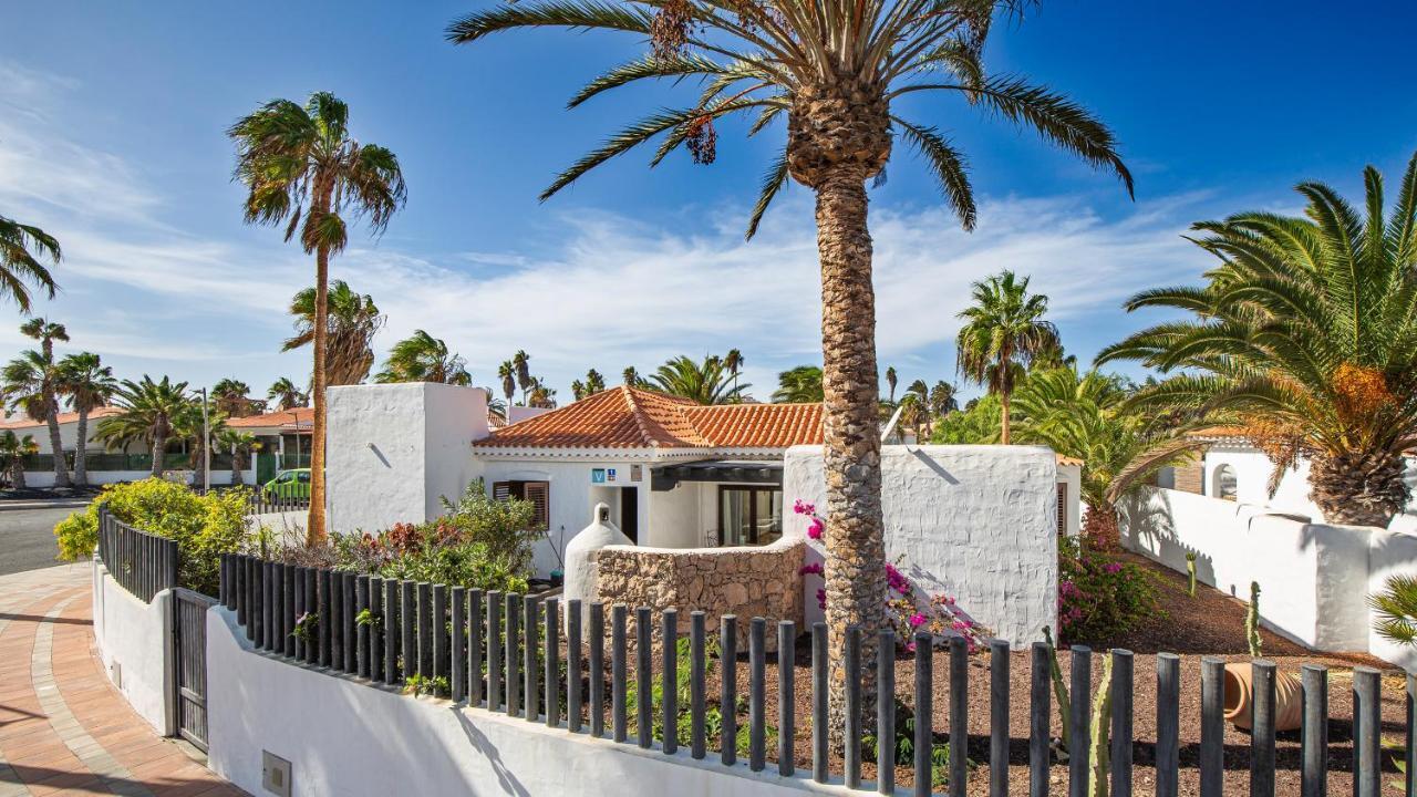 Sávila Villa *
