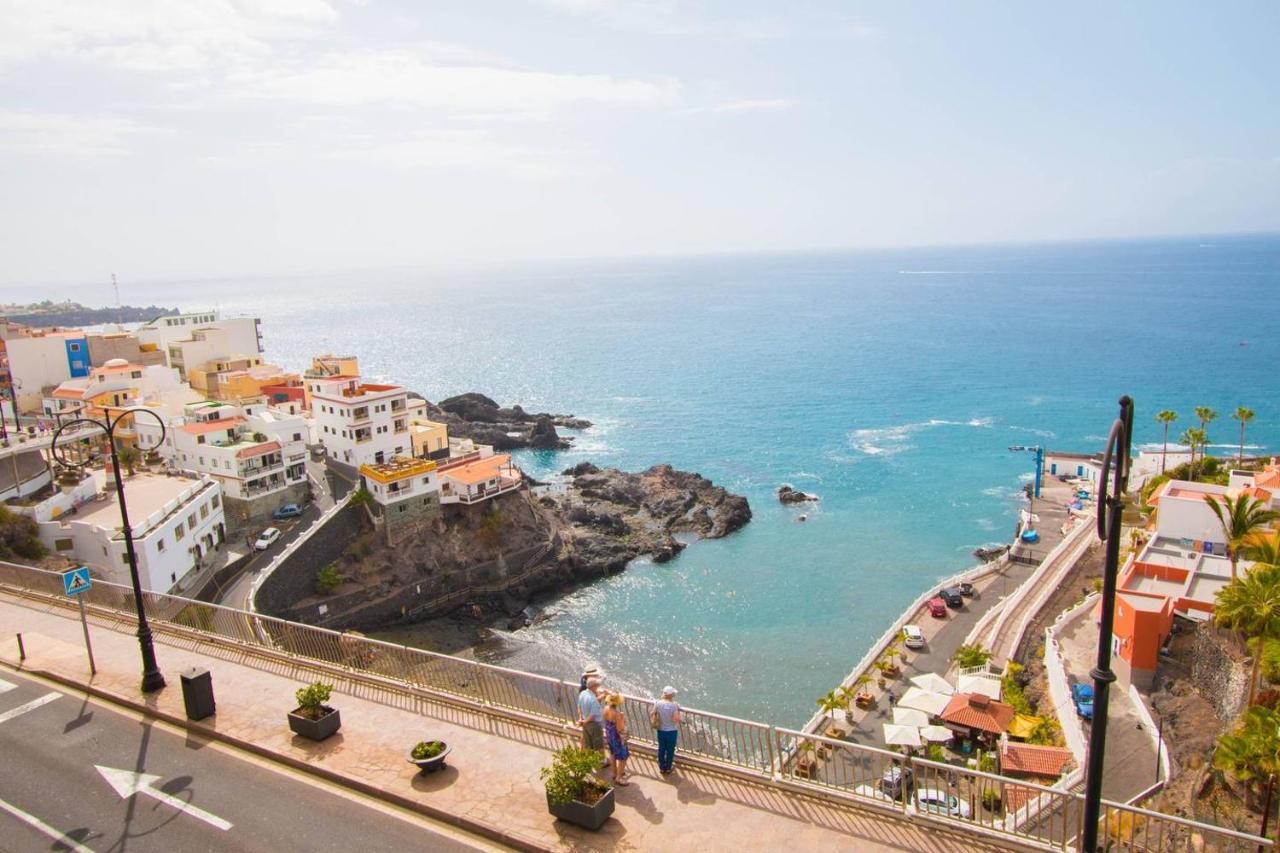 Сasa de vacaciones House In Puerto Santiago, To The Beach 100 Meters !!! *