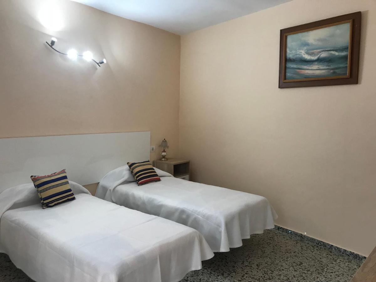 House In Puerto Santiago, To The Beach 100 Meters !!! Сasa de vacaciones