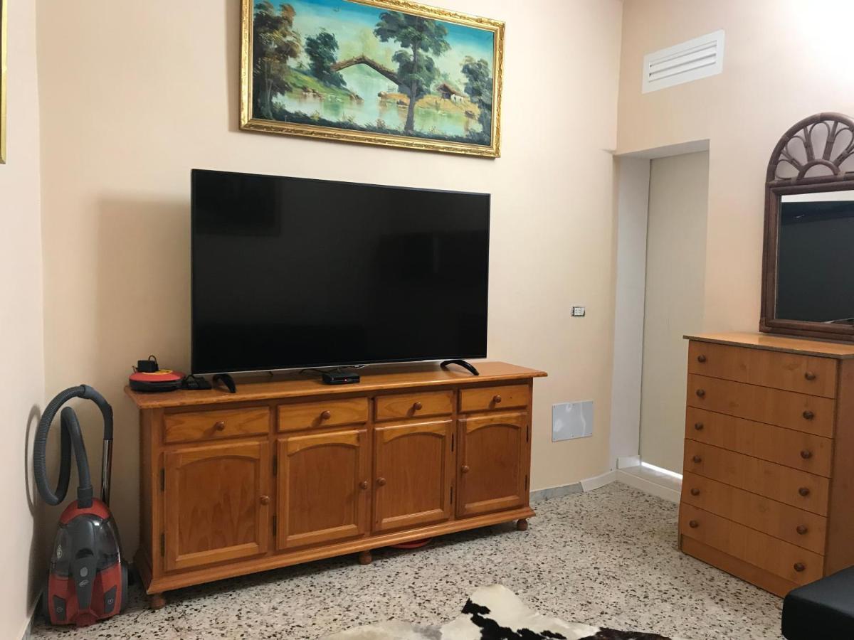 Сasa de vacaciones House In Puerto Santiago, To The Beach 100 Meters !!!