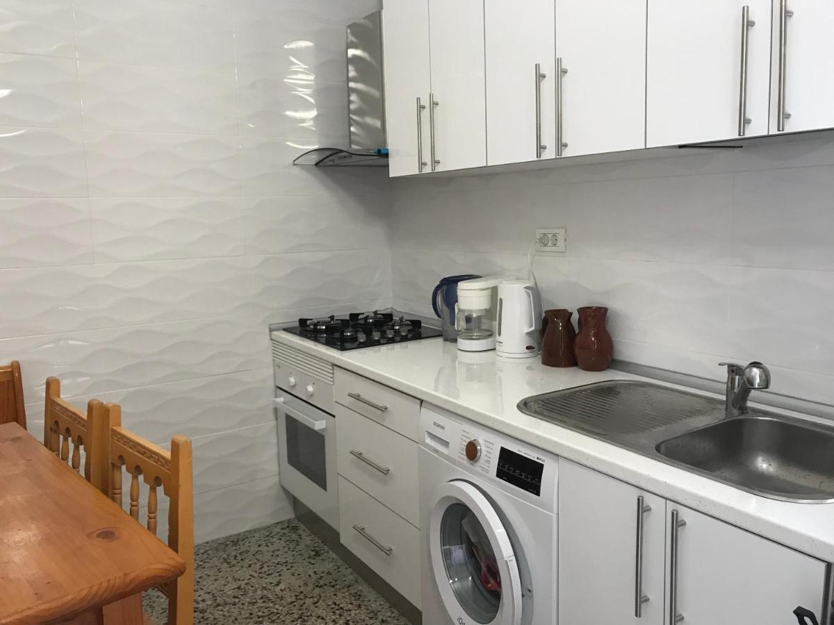 House In Puerto Santiago, To The Beach 100 Meters !!! Сasa de vacaciones