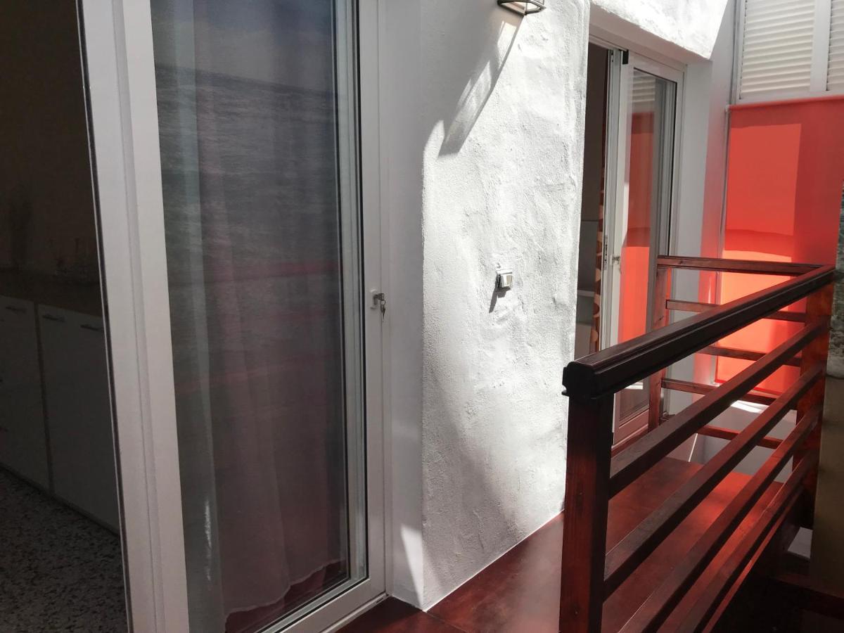 Сasa de vacaciones House In Puerto Santiago, To The Beach 100 Meters !!! *