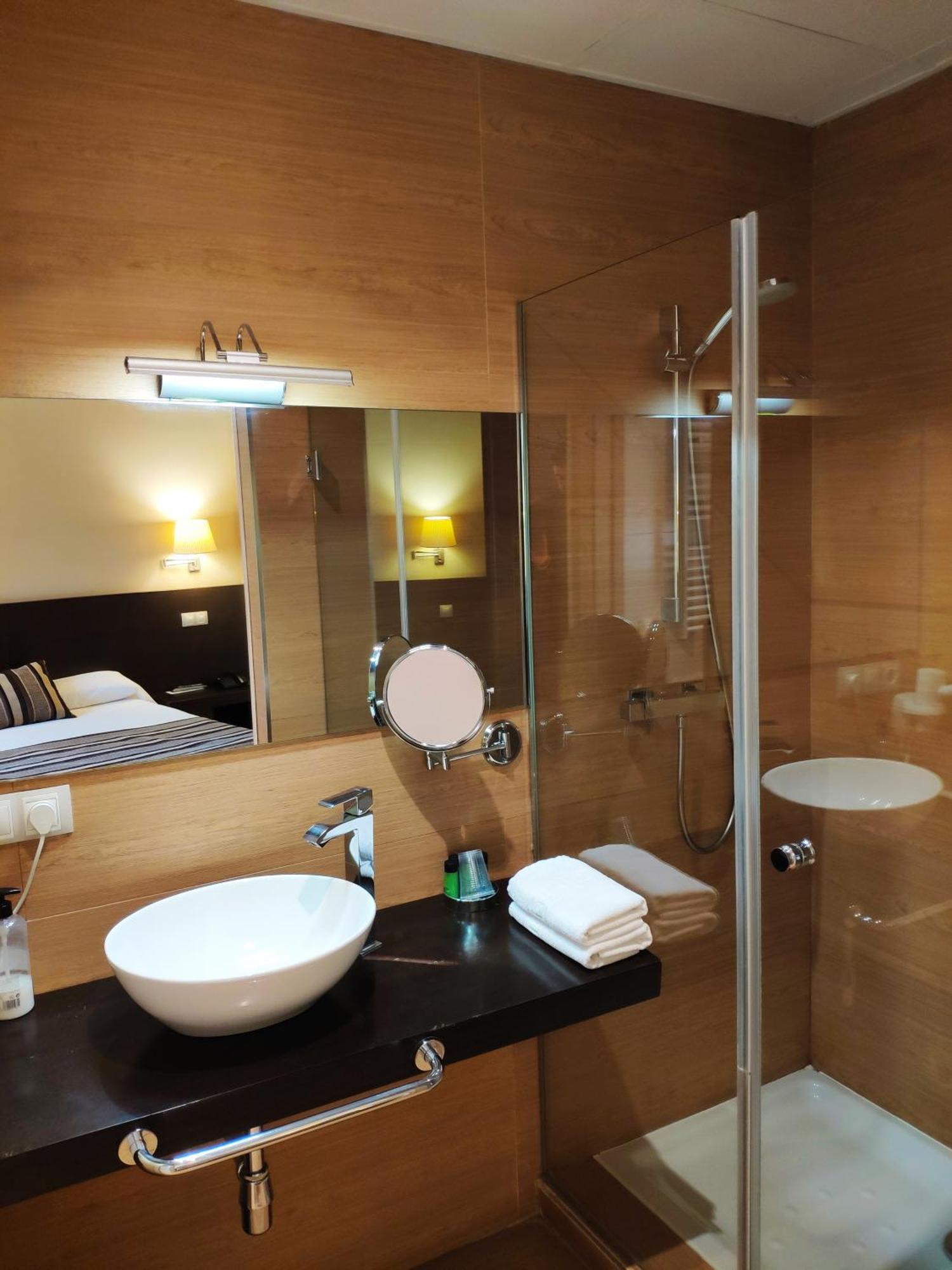 Hotel Puerta Del Arco 3*