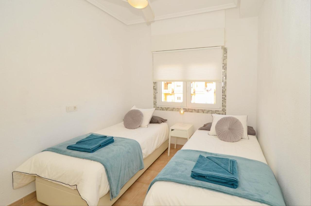Punta Prima Pleasure With Private Parking In A Gated Community Close To The Apartamento *