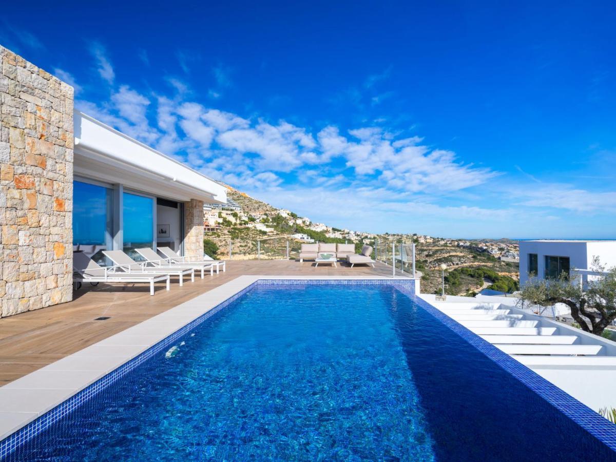 Villa Lirios *