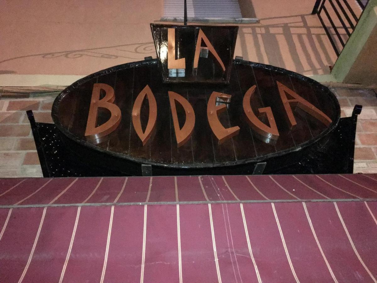 Moraleda ** *