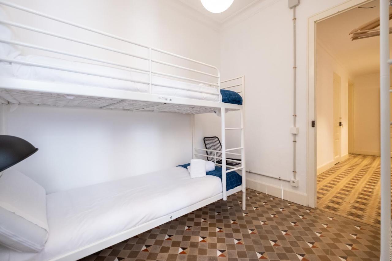Apartment B42 - Modernist For Large Groups In Eixample *