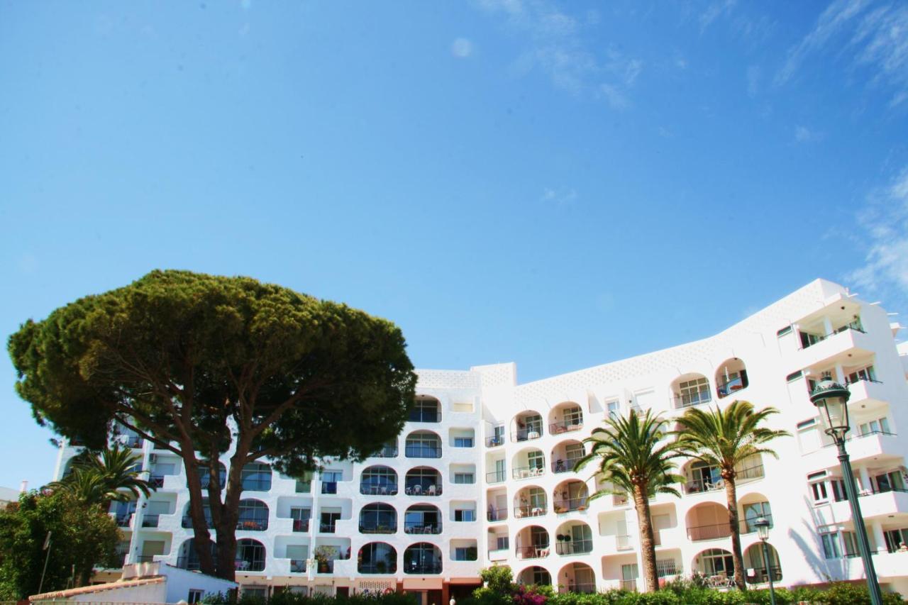 Apartment Verdemar With Sea View And Garden
