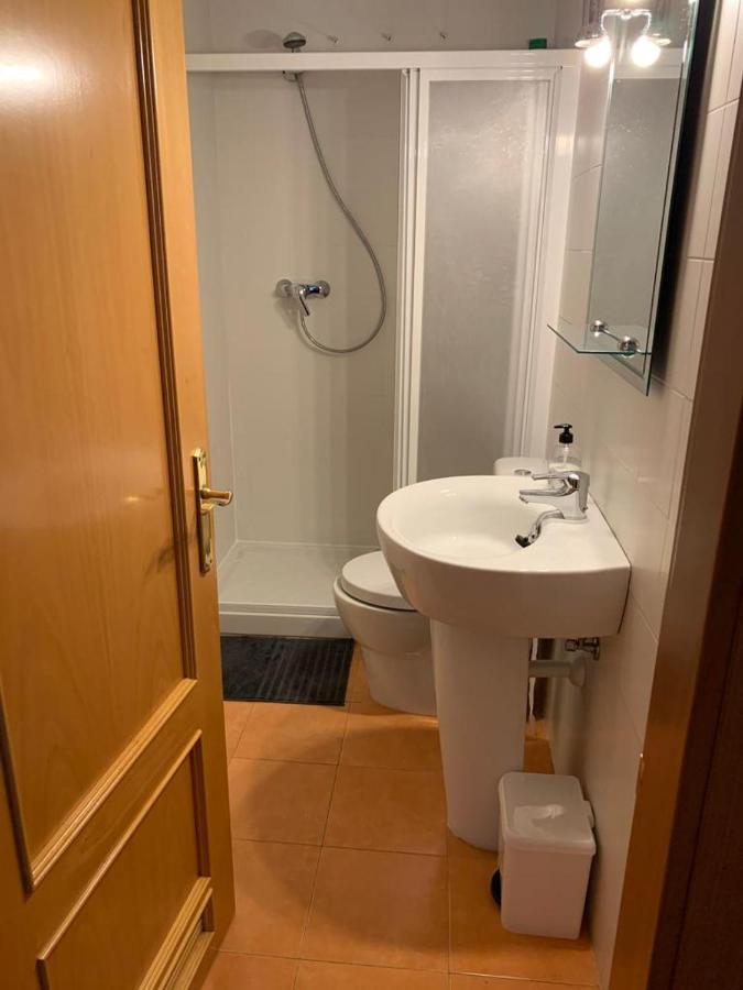 Mota-2 Huca-los Prados; Parking Y Wifi Gratis Apartment