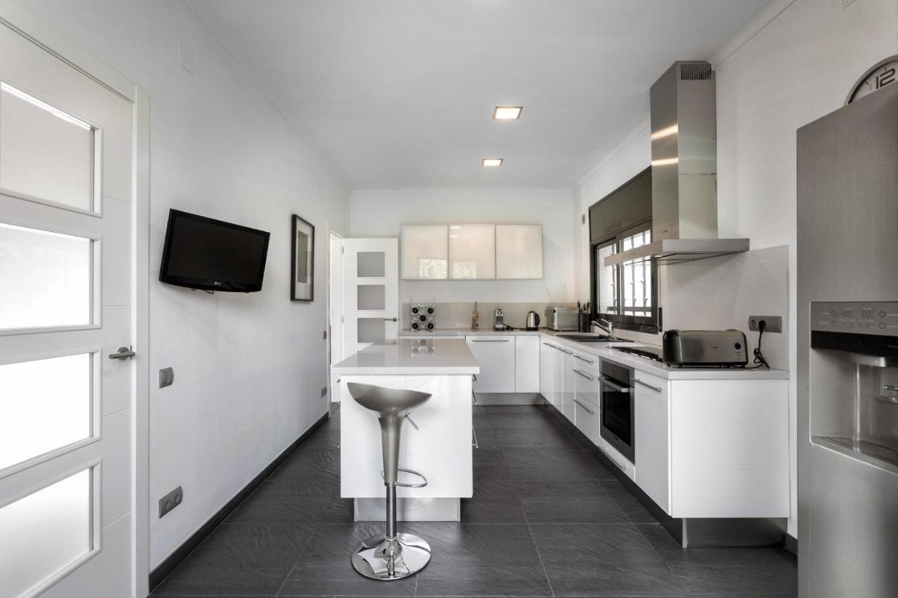 Villa Burriac With Private Pool, Costa Maresme, 20 Minutes From Barcelona
