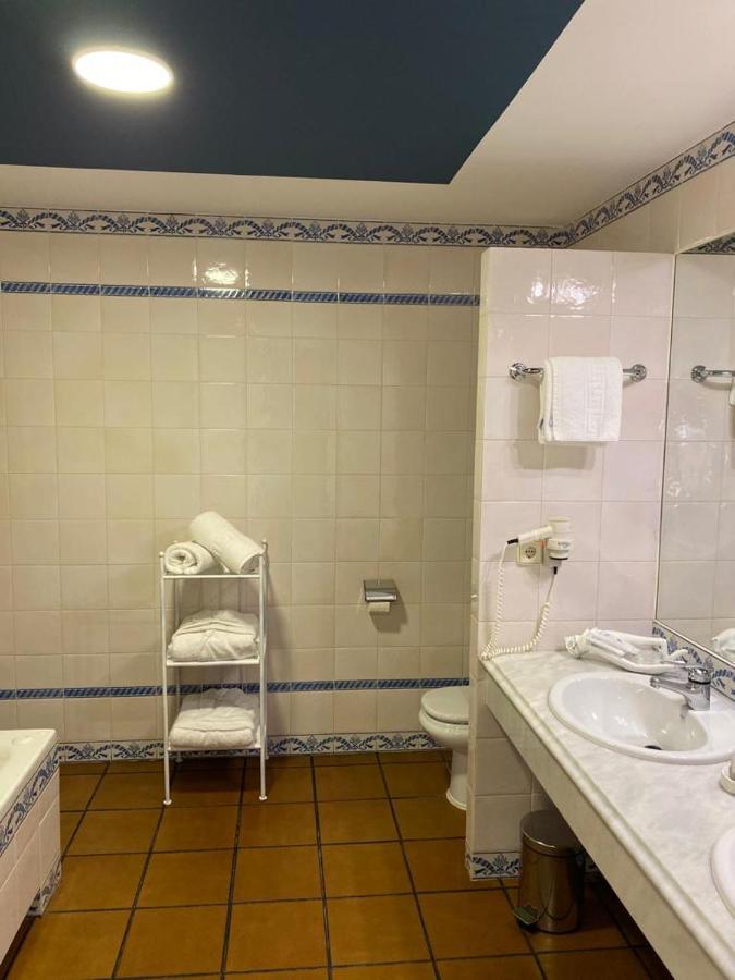 Hotel Bronces 4*