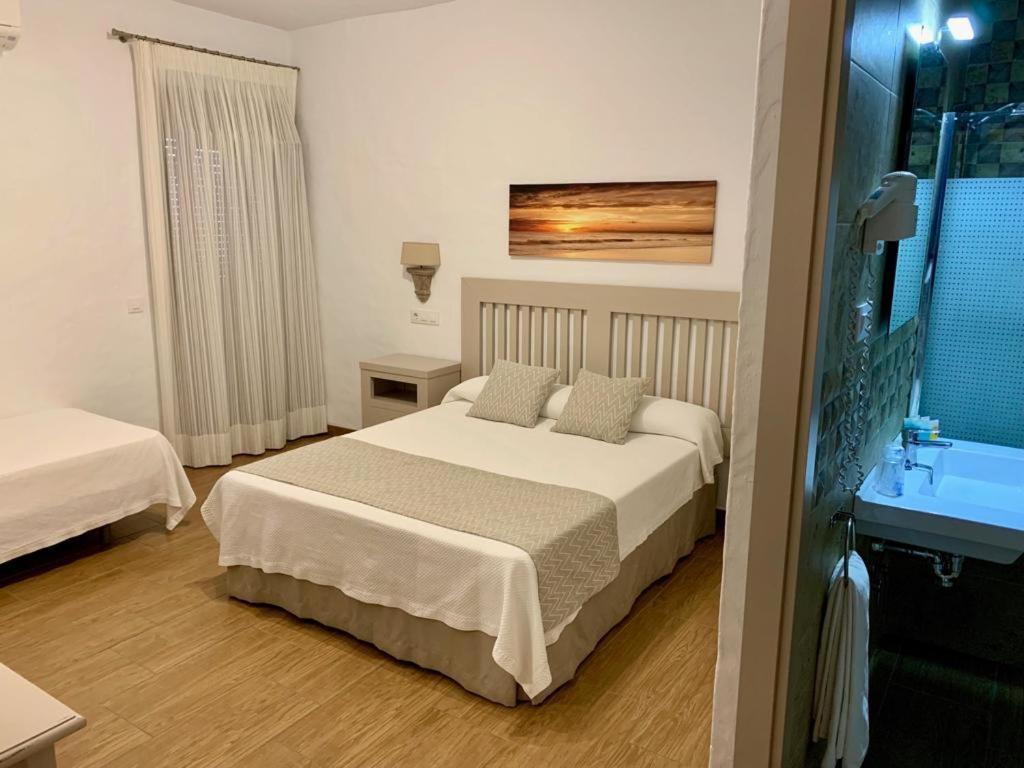 Hotel Almadrabeta *