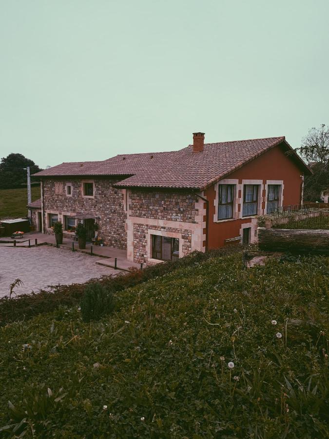 Farm stay La Fuentona De Santillana *