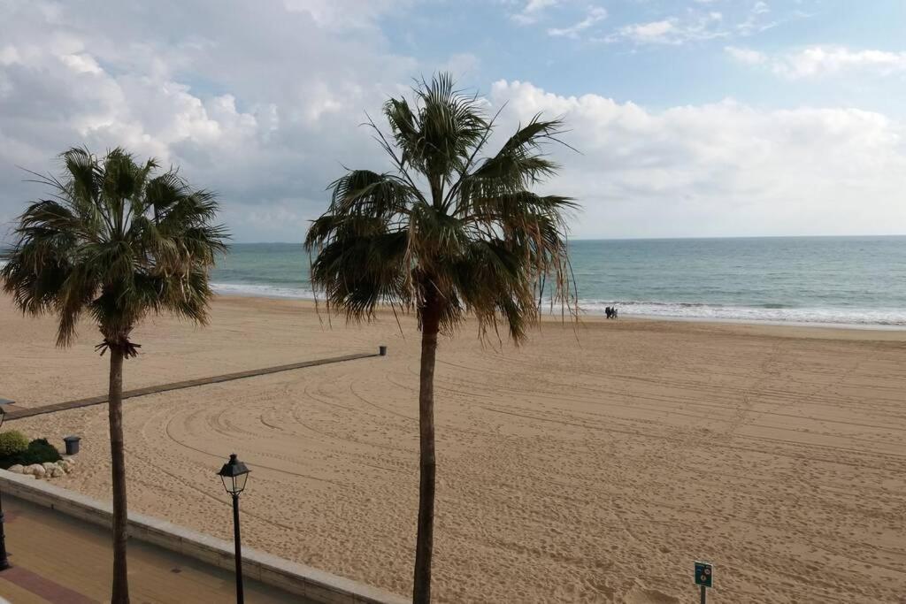 Primera Línea De Playa. Zona Playa Costilla. * Rota