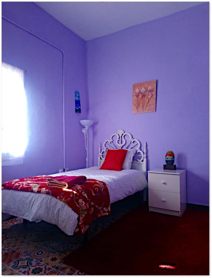 Habitación en casa particular The Violet House Muy Cerca Del Aeropuerto Tenerife Norte *