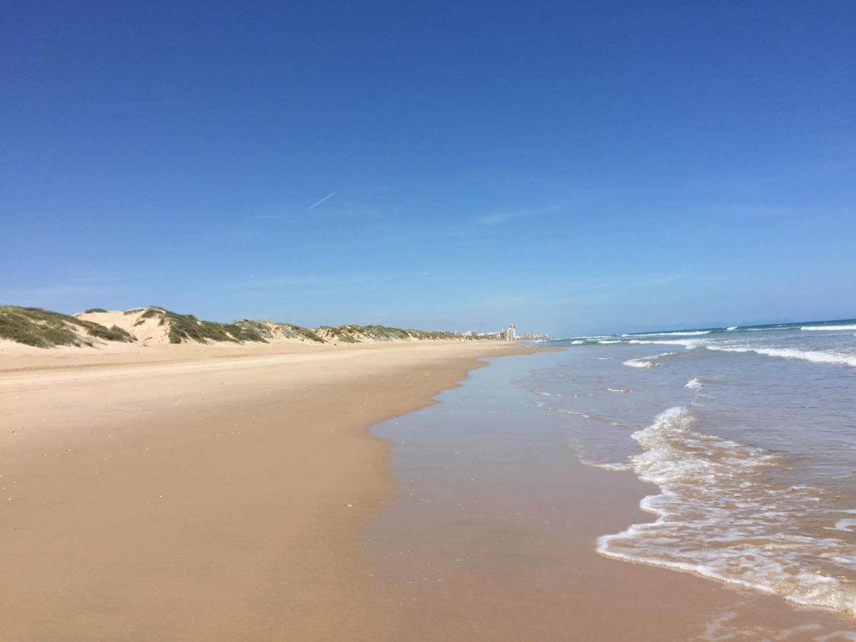 Peaceful In A Beachfront Complex * Mareny Blau