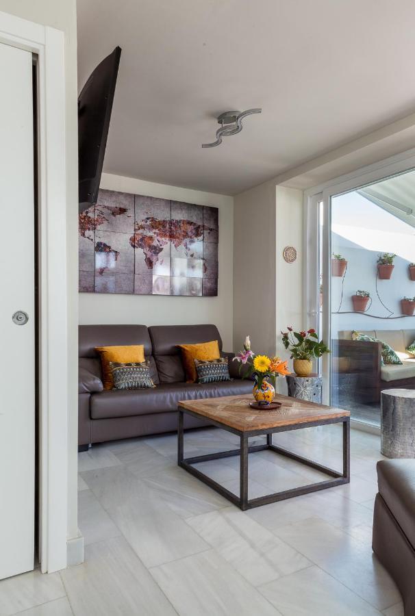 ***** Attic With Impressive Views And Jacuzzi Apartment *
