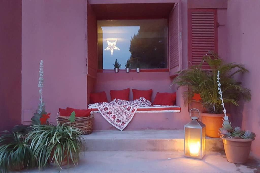 Apartamento La Muralla Roja *