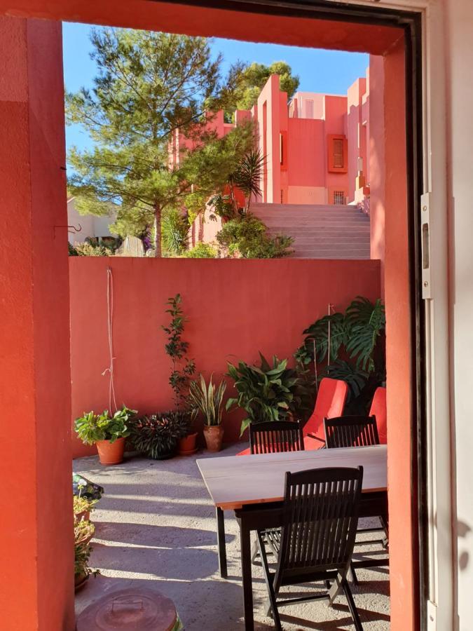 Apartamento La Muralla Roja *
