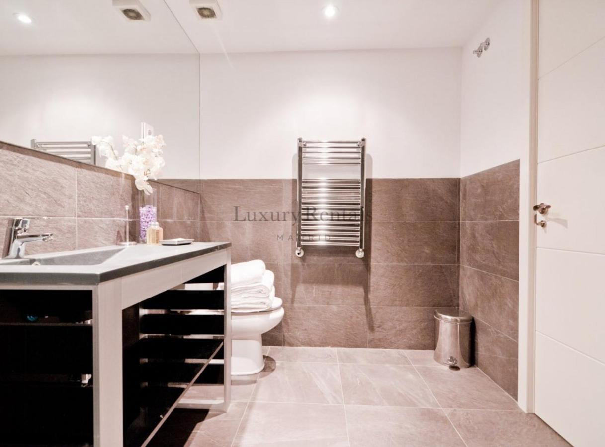 Spacious Temporary In Argueelles Close To Moncloa, Chamberi & Gran Via, Princesa V Apartment *