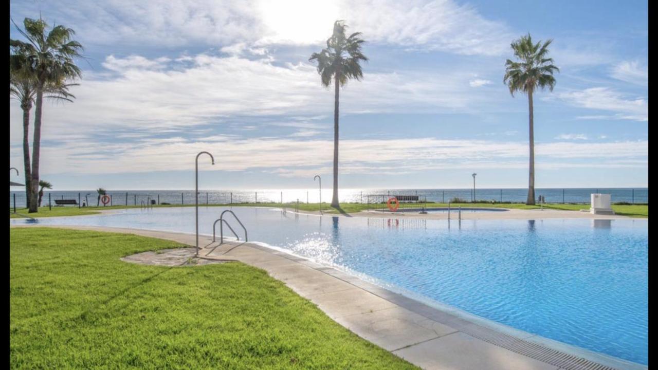 Mi Capricho A17 Beachfront Apartment *