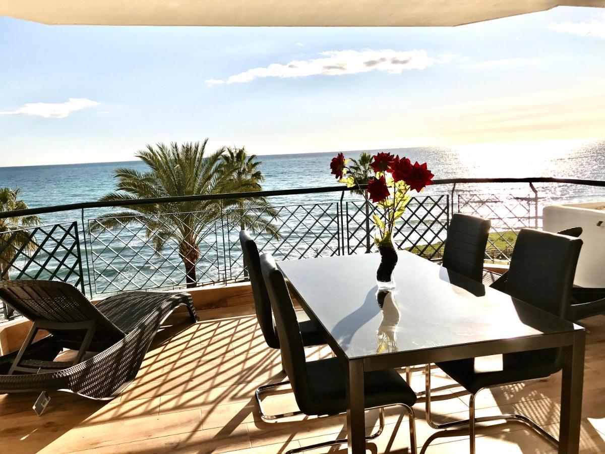 Mi Capricho A17 Beachfront Apartment