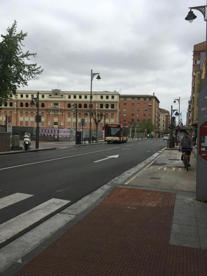 Centrico Al Lado De La Estacion D Tren Apartamento